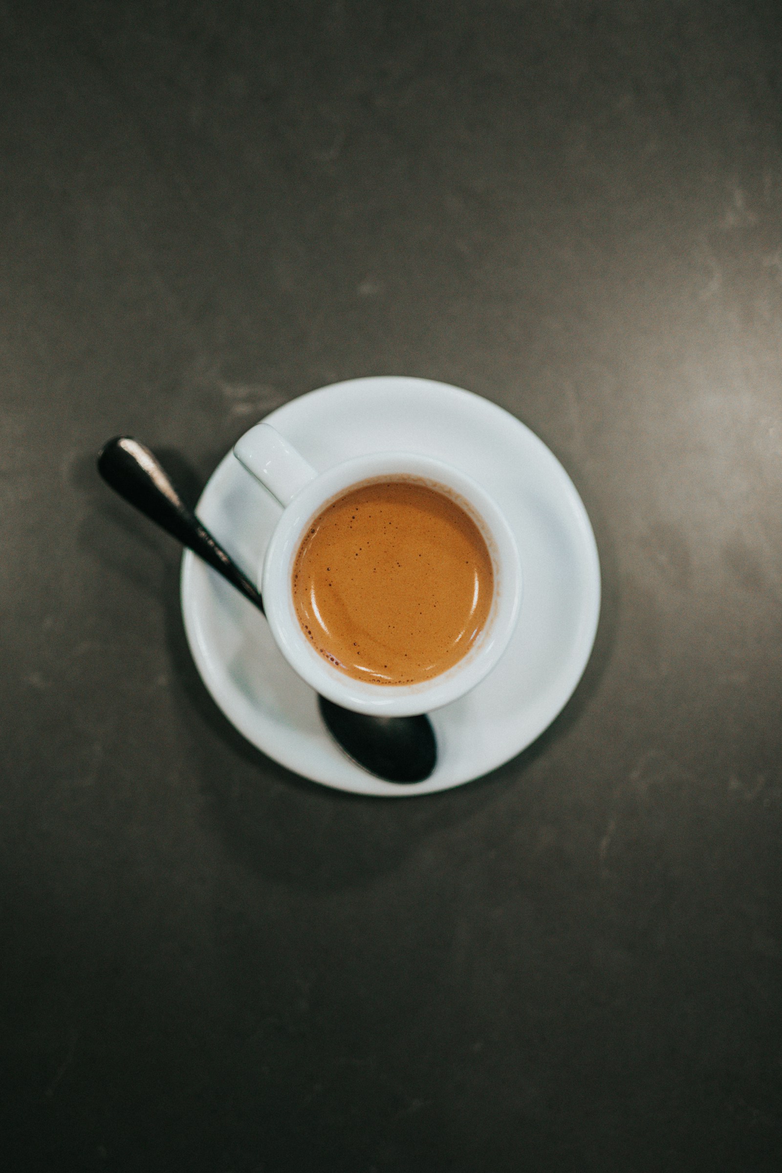Espresso u demonstracijskom web dizajnu za kafić
